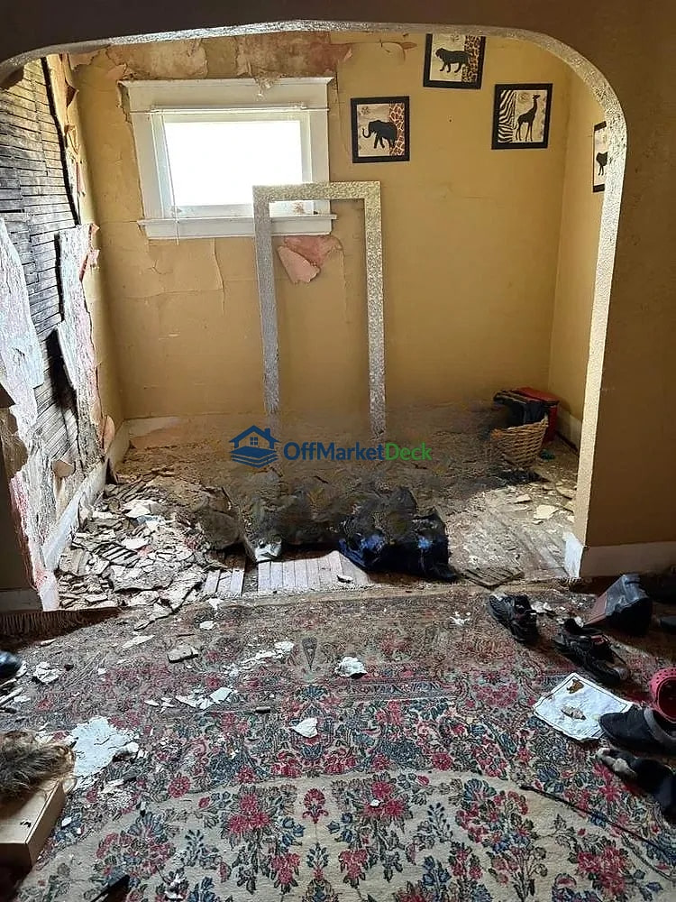 Off-market house in Toledo, Ohio — 3 beds, 1 bath, $18,485 — photo 5 of 8