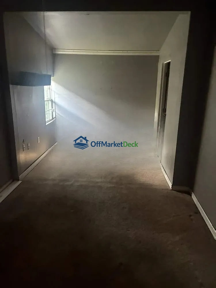 Off-market house in Louisville, Kentucky — 2 beds, 1 bath, $48,862 — photo 8 of 8