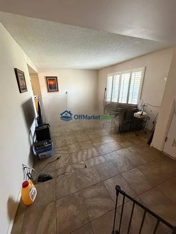 Off-market house in Scottsdale, Arizona — 3 beds, 2 baths, $669,900 — photo 6 of 8