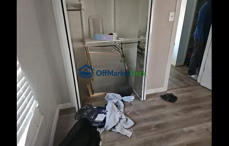 Off-market house in Dallas, Texas — 4 beds, 2.5 baths, $188,000
