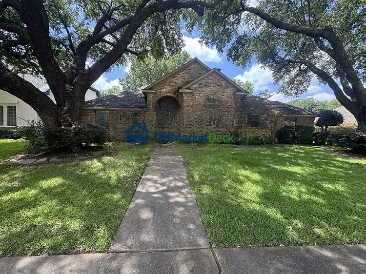 Off-market house in Mesquite, Texas — 4 beds, 3 baths, $286,000