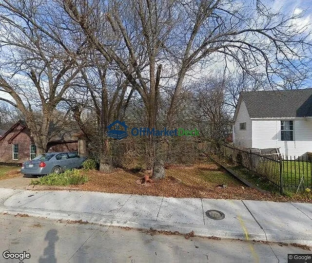 Off-market house in Dallas, Texas — 3 beds, 1.5 baths, $134,000 — photo 3 of 3