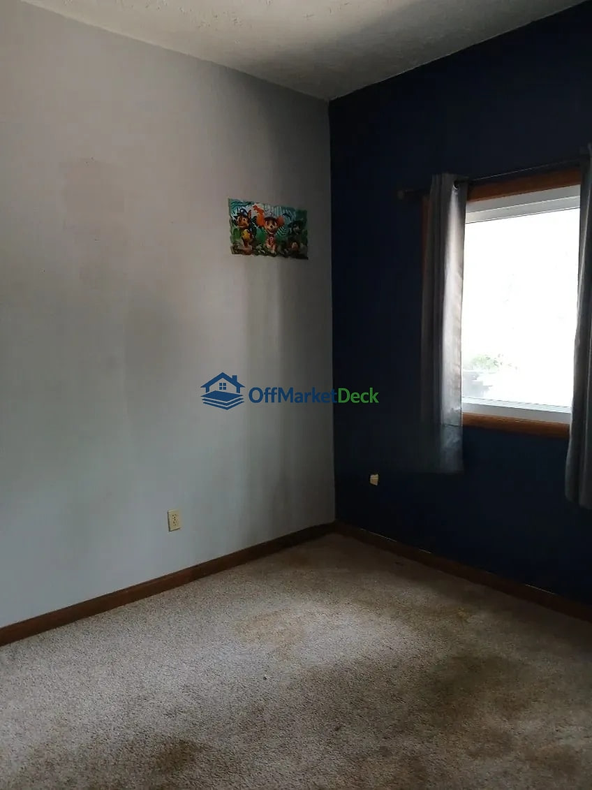 Off-market house in Henderson, Kentucky — 3 beds, 1.5 baths, $79,890 — photo 6 of 8