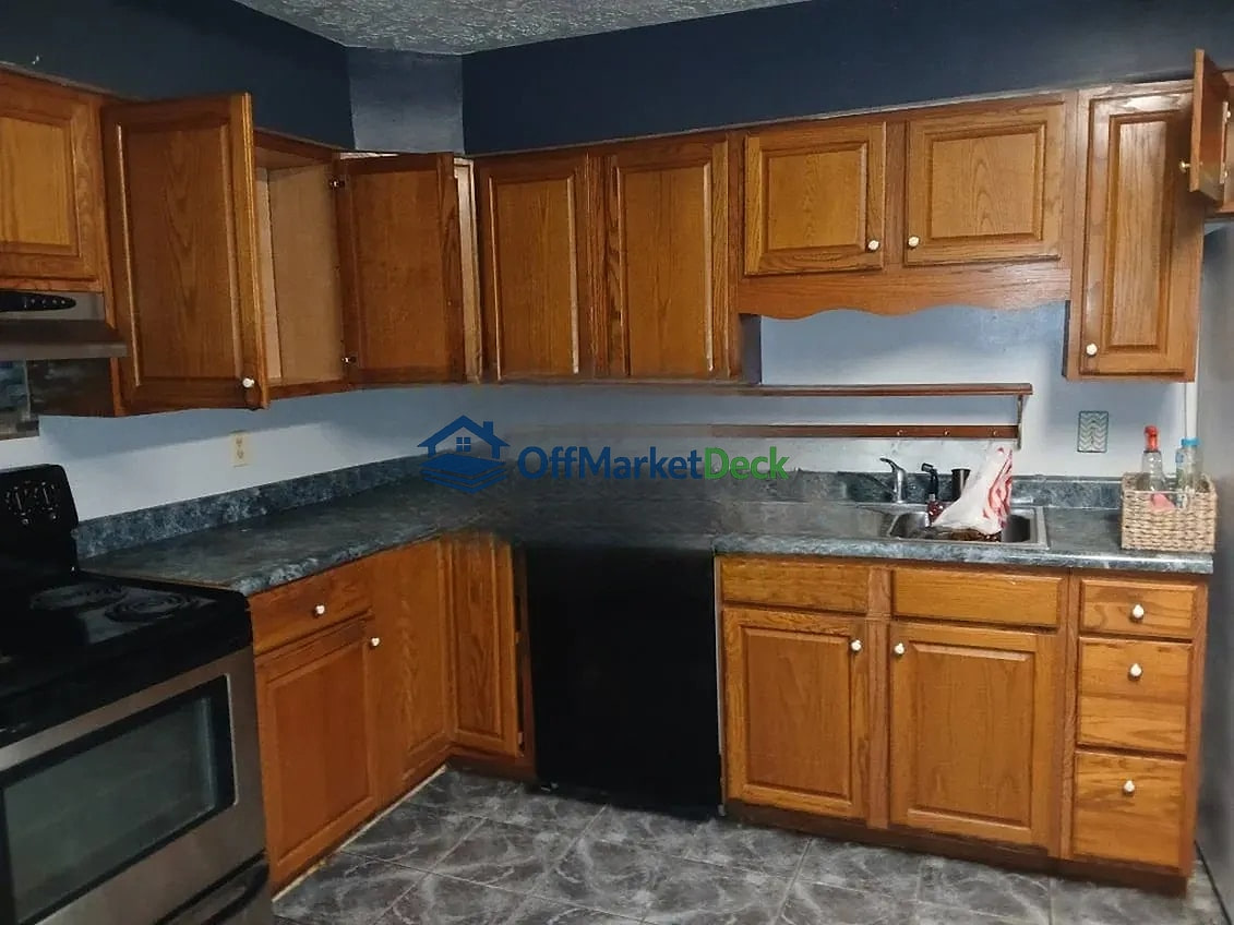 Off-market house in Henderson, Kentucky — 3 beds, 1.5 baths, $79,890 — photo 8 of 8