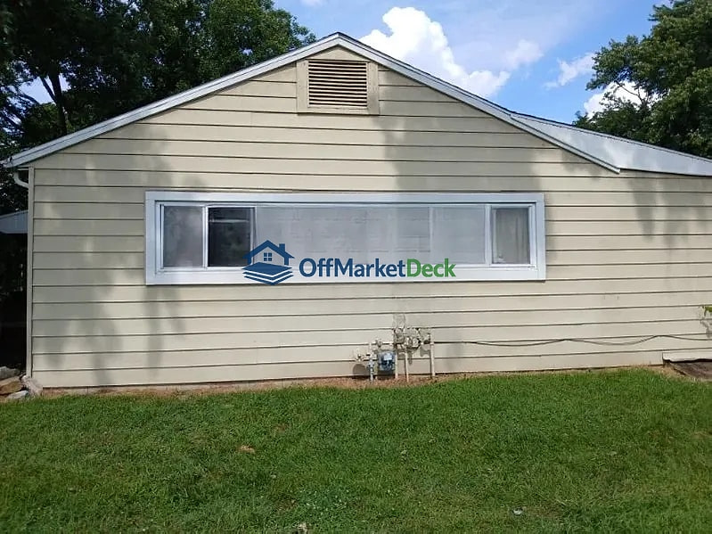 Off-market house in Henderson, Kentucky — 3 beds, 1.5 baths, $79,890 — photo 2 of 8