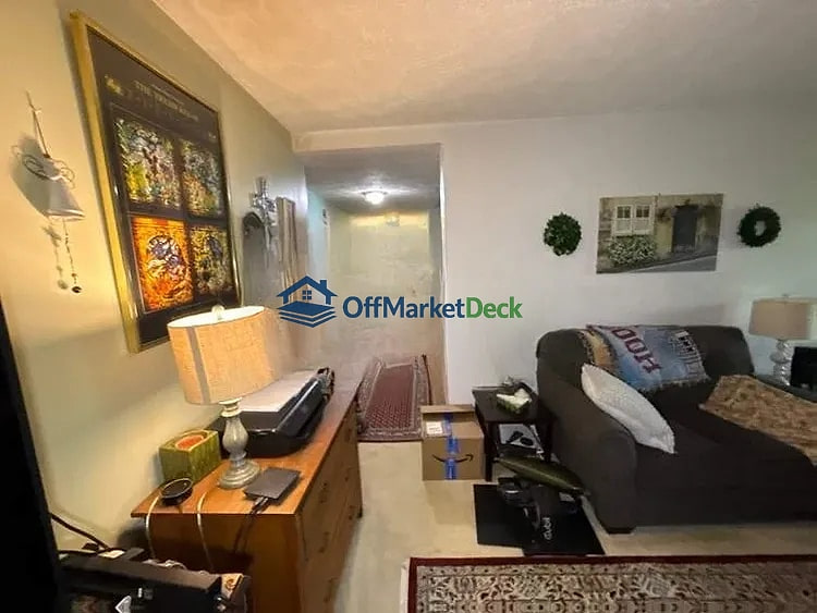 Off-market house in Noblesville, Indiana — 2 beds, 2 baths, $189,990 — photo 3 of 8