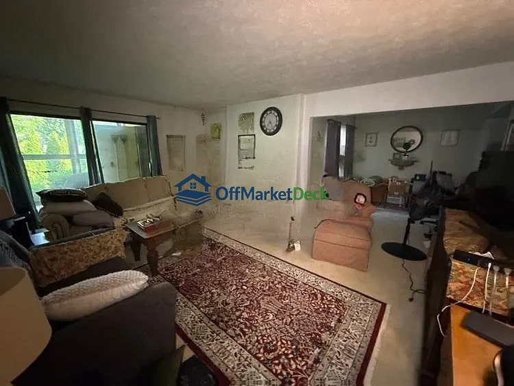 Off-market house in Noblesville, Indiana — 2 beds, 2 baths, $189,990 — photo 8 of 8
