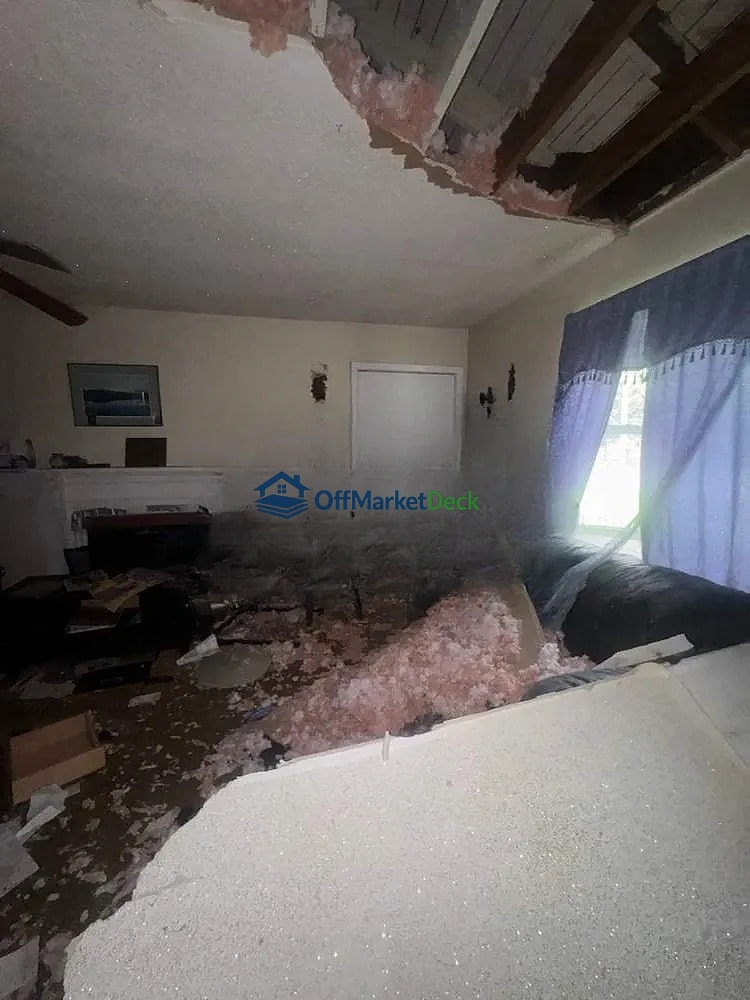 Off-market house in Mobile, Alabama — 2 beds, 1 bath, $45,400 — photo 7 of 8