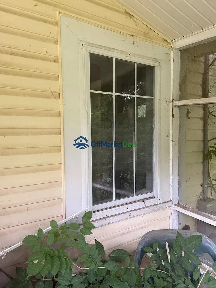 Off-market house in Sylacauga, Alabama — 2 beds, 1 bath, $60,150 — photo 5 of 8