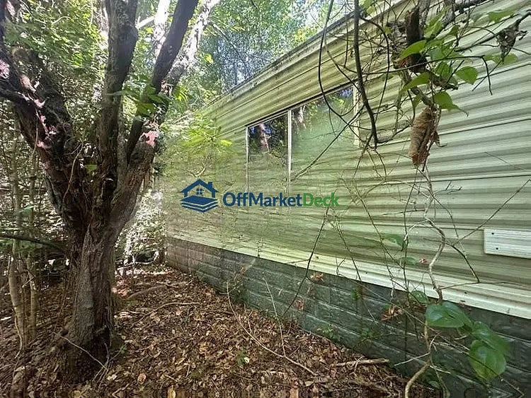 Off-market house in Valdese, North Carolina — 2 beds, 1 bath, $36,000 — photo 8 of 8
