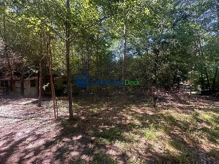 Off-market house in Valdese, North Carolina — 2 beds, 1 bath, $36,000 — photo 6 of 8