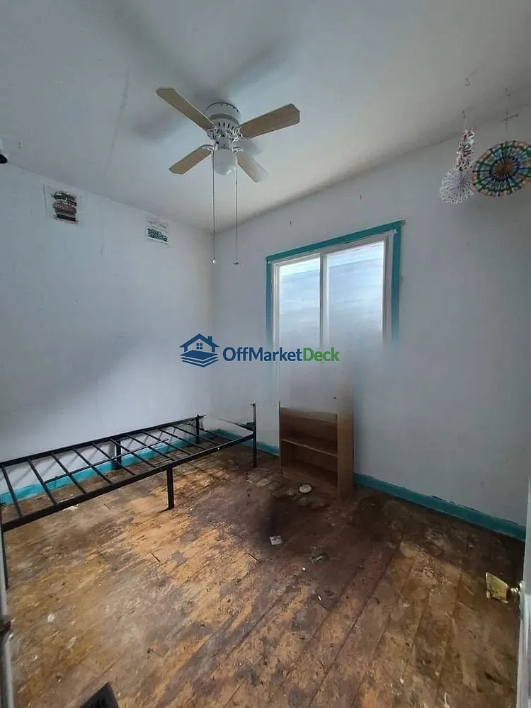 Off-market house in Syracuse, New York — 3 beds, 1 bath, $48,750 — photo 7 of 8