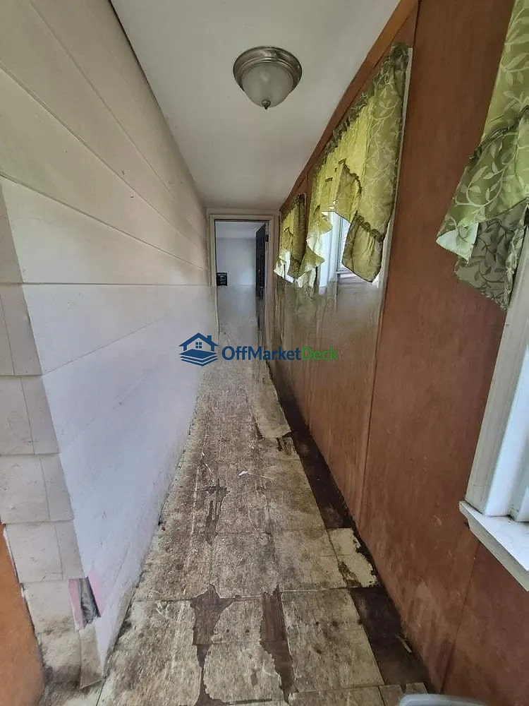 Off-market house in Syracuse, New York — 3 beds, 1 bath, $48,750 — photo 4 of 8