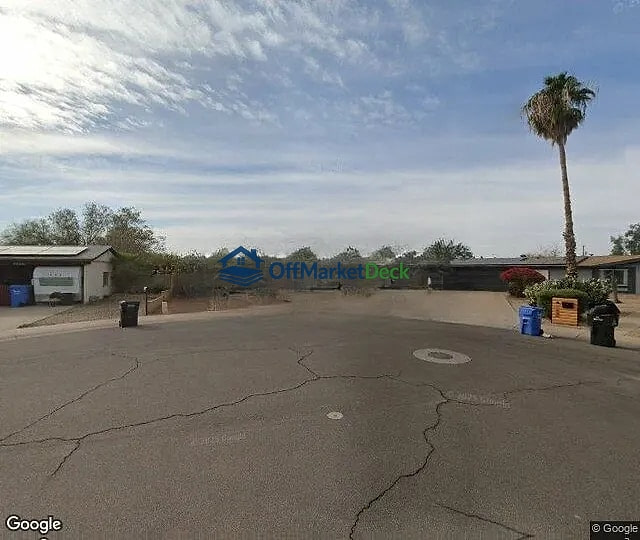 Off-market house in Phoenix, Arizona — 3 beds, 2 baths, $179,990 — photo 3 of 3