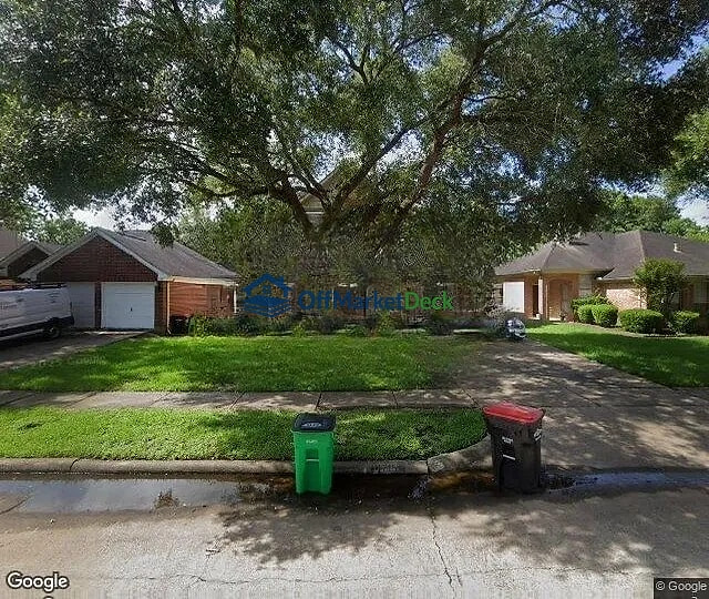 Off-market house in Fresno, Texas — 4 beds, 3 baths, $209,500 — photo 3 of 3