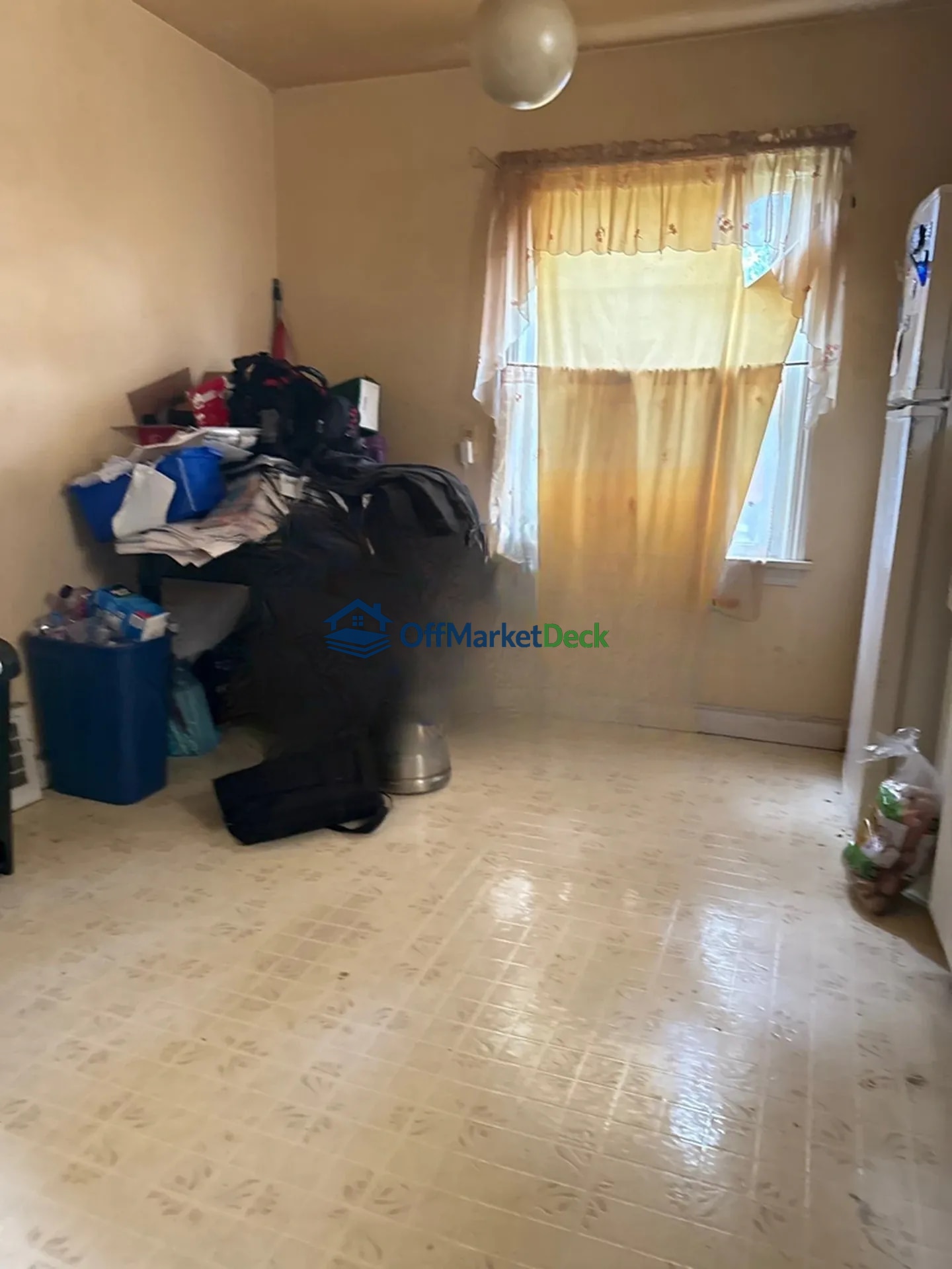 Off-market house in Cleveland, Ohio — 3 beds, 2 baths, $99,000 — photo 3 of 8