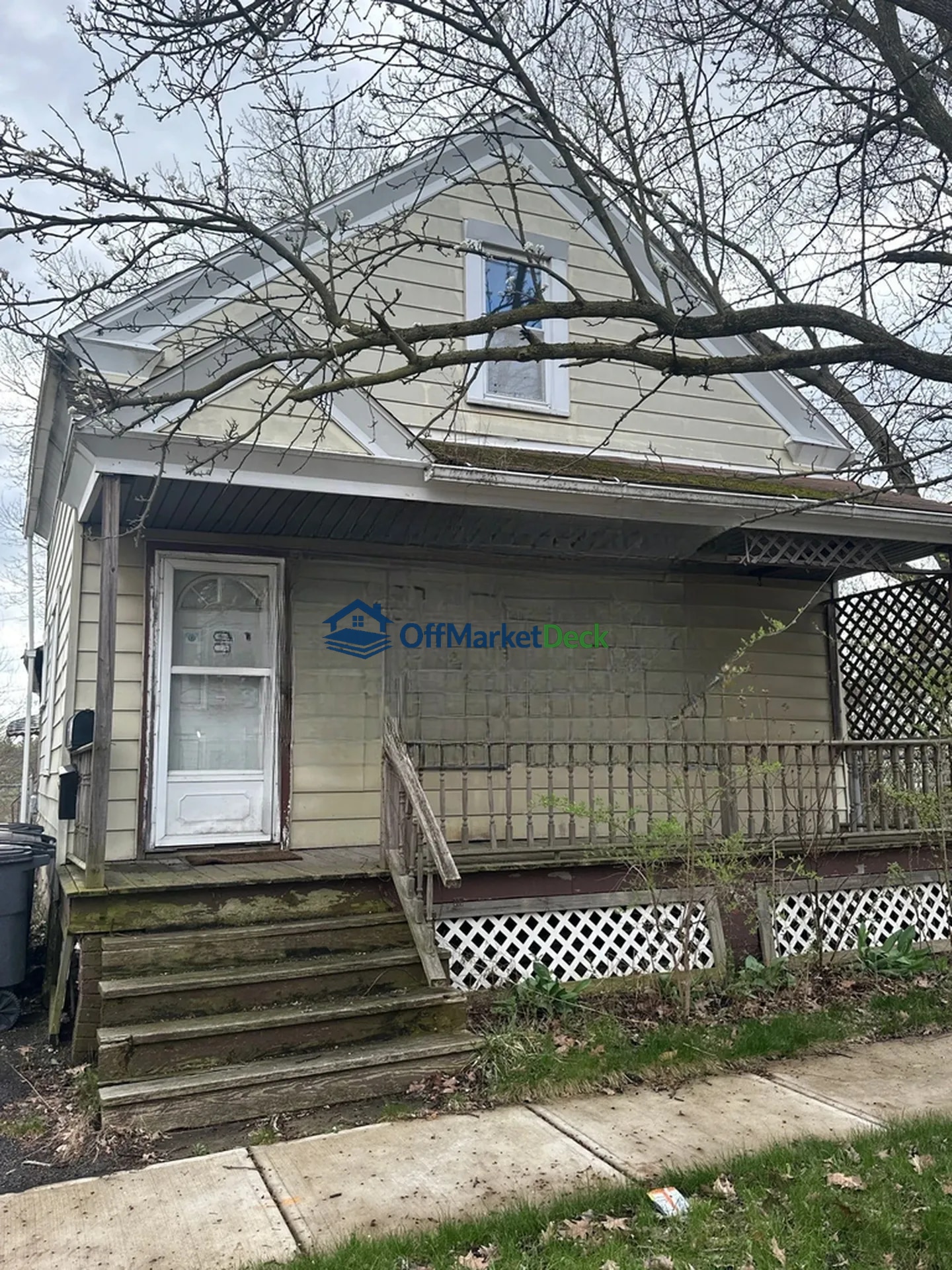 Off-market multi family in Cleveland, Ohio — 2 beds, 1 bath, $59,000 — photo 6 of 8