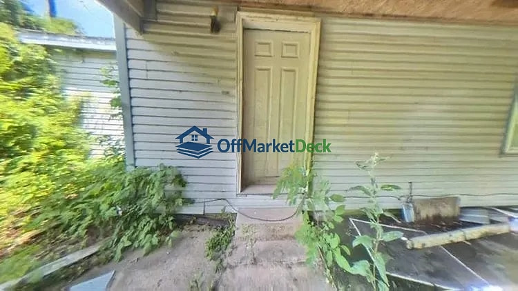 Off-market house in Blytheville, Arkansas — 3 beds, 1 bath, $14,000 — photo 2 of 8