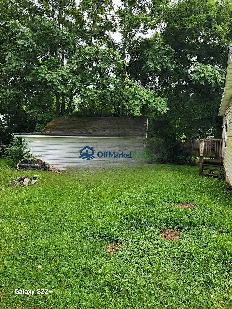 Off-market house in Nashville, Tennessee — 2 beds, 2 baths, $229,990 — photo 7 of 8