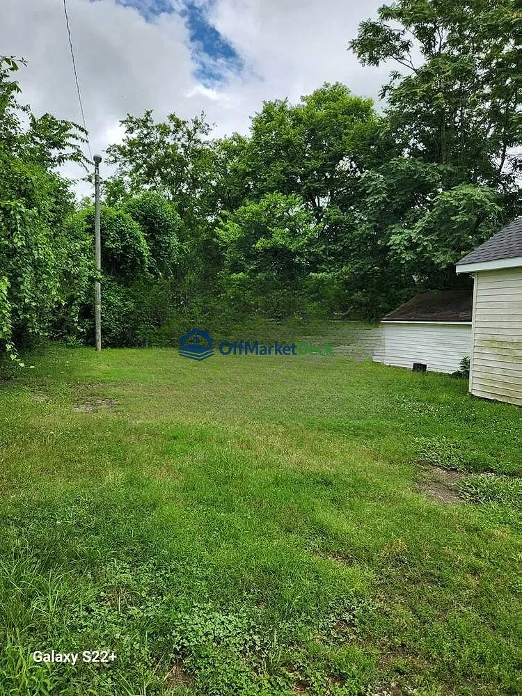 Off-market house in Nashville, Tennessee — 2 beds, 2 baths, $229,990 — photo 8 of 8