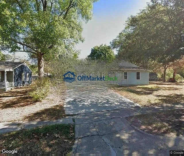 Off-market house in Garland, Texas — 2 beds, 1 bath, $139,000 — photo 3 of 3