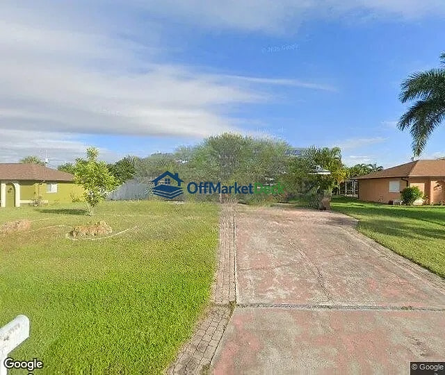 Off-market house in Cape Coral, Florida — 3 beds, 2 baths, $169,990 — photo 3 of 3
