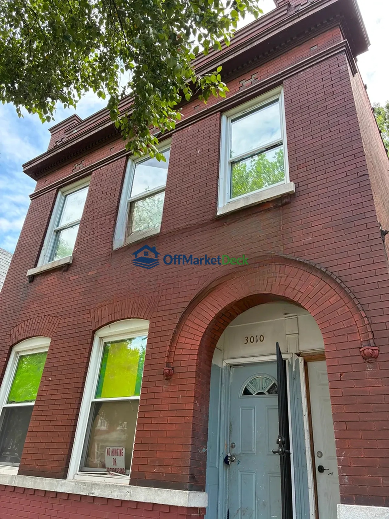 Off-market house in St. Louis, Missouri — 3 beds, 1 bath, $64,900 — photo 2 of 8