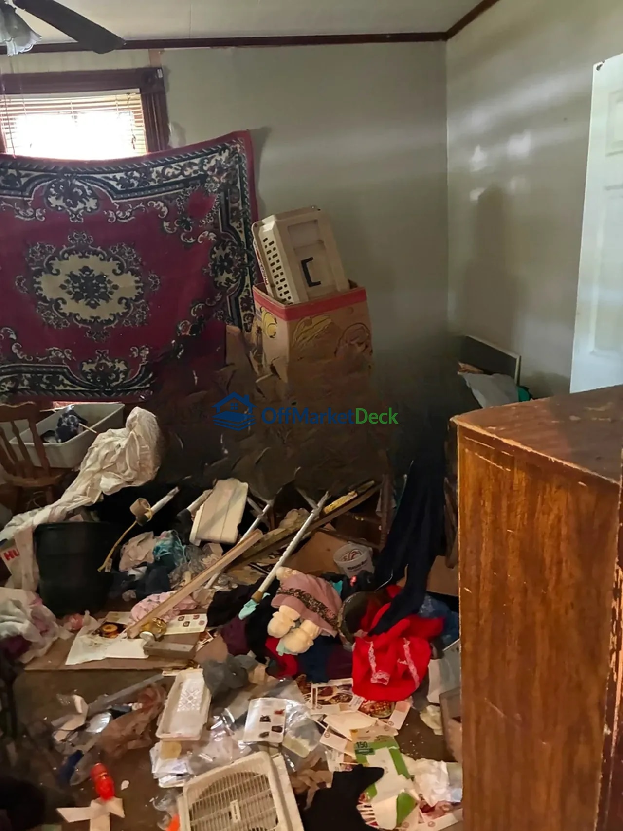 Off-market house in De Soto, Missouri — 2 beds, 1 bath, $29,900 — photo 6 of 8