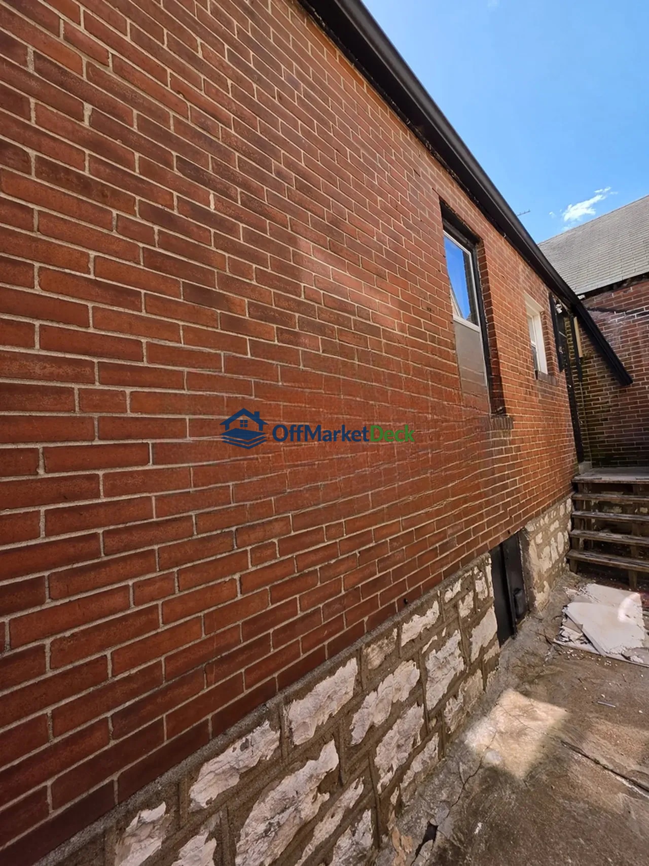 Off-market house in St. Louis, Missouri — 4 beds, 2 baths, $75,900 — photo 6 of 8