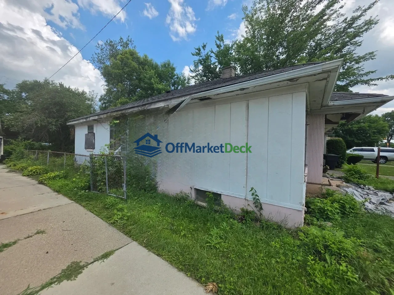 Off-market house in Detroit, Michigan — 3 beds, 1 bath, $13,500 — photo 4 of 8