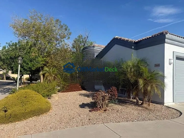Off-market house in Chandler, Arizona — 6 beds, 4 baths, $1,200,000 — photo 2 of 8