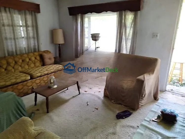 Off-market house in Livingston, South Carolina — 3 beds, 1 bath, $31,200 — photo 3 of 8