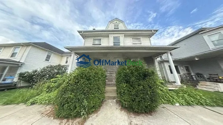 Off-market house in Cambridge, Ohio — 6 beds, 1 bath, $80,000 — photo 2 of 8