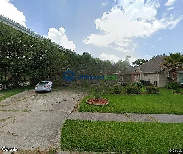 Off-market house in Houston, Texas — 2 beds, 2 baths, $169,000 - Blurred background Image