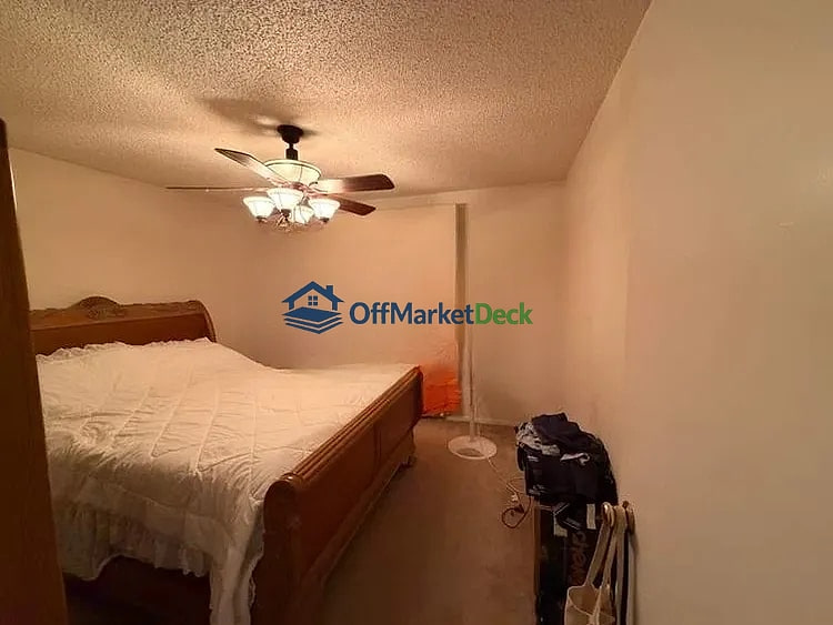 Off-market house in Garland, Texas — 3 beds, 2 baths, $180,000 — photo 3 of 8