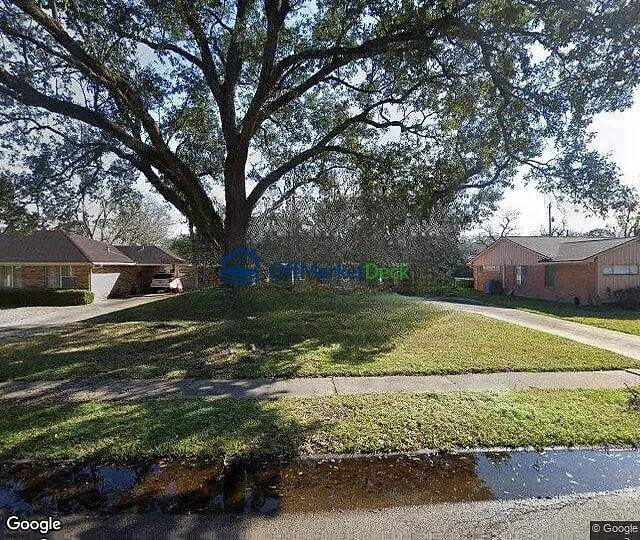 Off-market house in Houston, Texas — 3 beds, 2 baths, $235,000 — photo 3 of 3