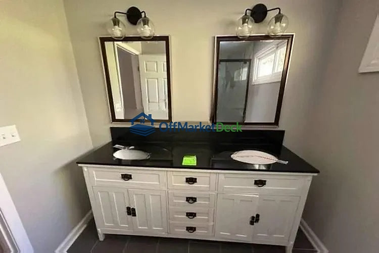 Off-market house in Atlanta, Georgia — 3 beds, 2 baths, $170,000 — photo 4 of 7