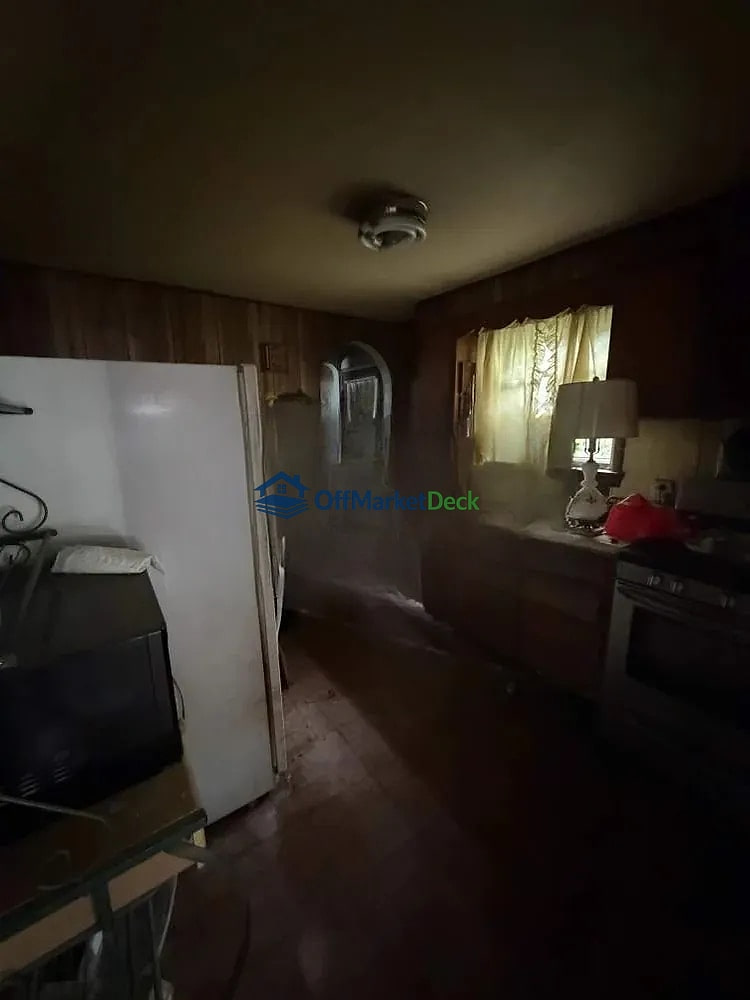 Off-market house in Egg Harbor City, New Jersey — 2 beds, 1 bath, $115,000 — photo 7 of 8