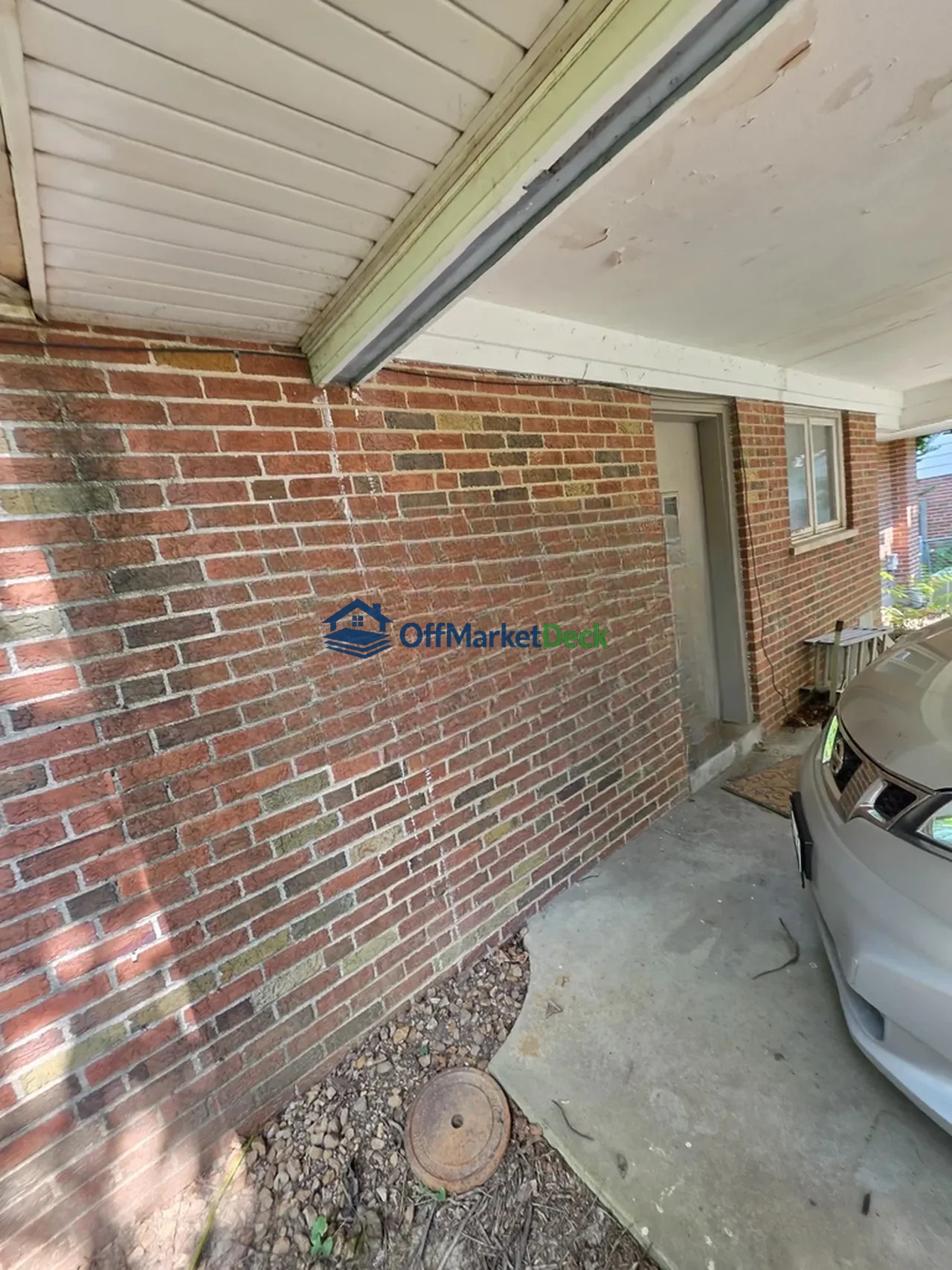 Off-market house in St. Louis, Missouri — 3 beds, 2 baths, $194,900 — photo 5 of 8