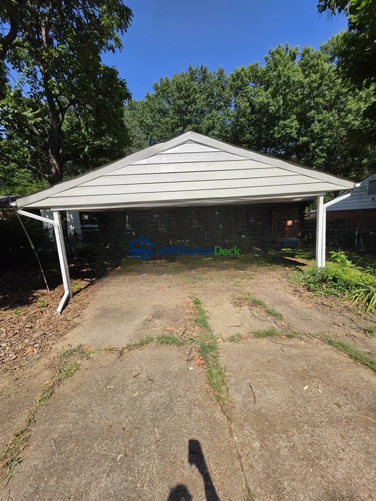 Off-market house in St. Louis, Missouri — 3 beds, 2 baths, $194,900 — photo 6 of 8