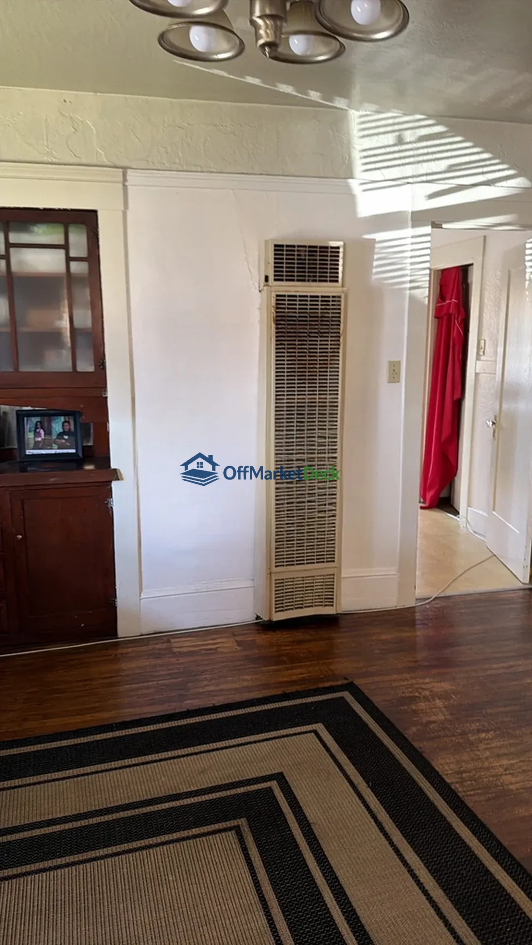 Off-market house in Richmond, California — 3 beds, 1 bath, $268,500 — photo 4 of 8