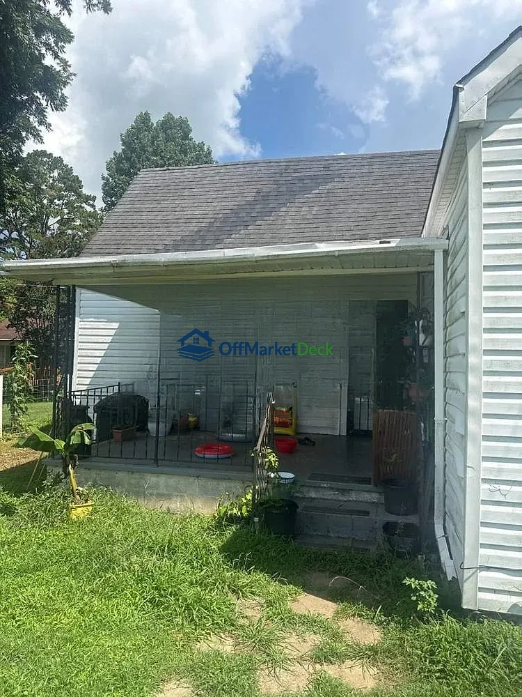 Off-market house in Jasper, Tennessee — 3 beds, 1 bath, $74,900 — photo 4 of 8