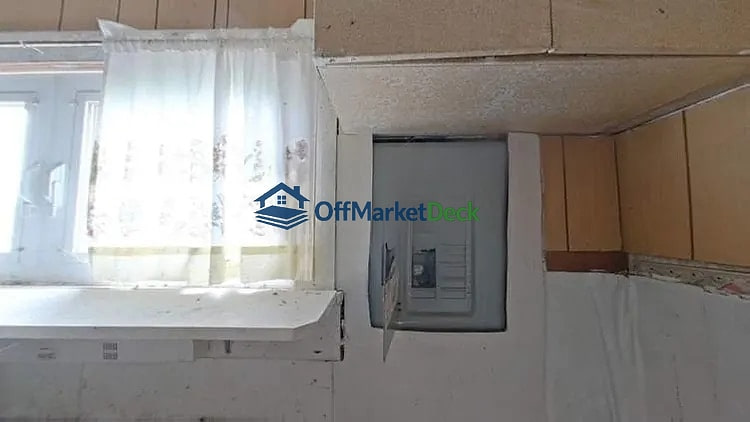 Off-market house in Marion, Indiana — 2 beds, 1 bath, $21,200 — photo 7 of 8