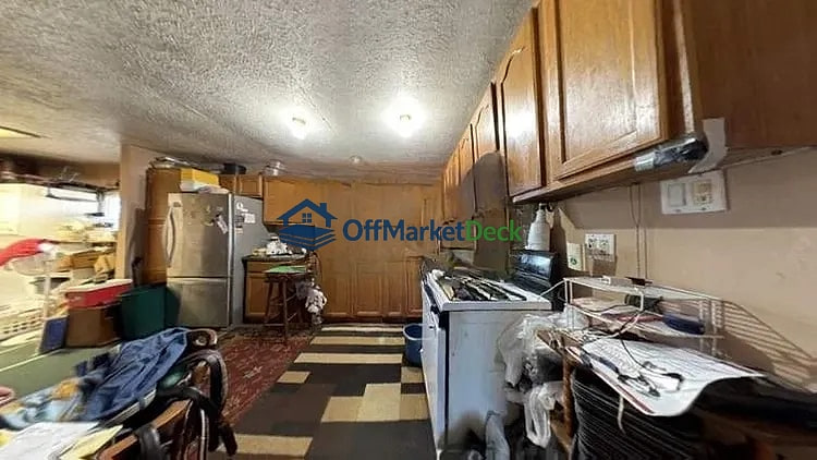 Off-market house in Sturgis, Kentucky — 2 beds, 1 bath, $32,600 — photo 5 of 8
