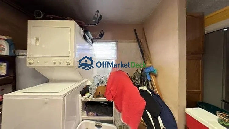 Off-market house in Sturgis, Kentucky — 2 beds, 1 bath, $32,600 — photo 7 of 8