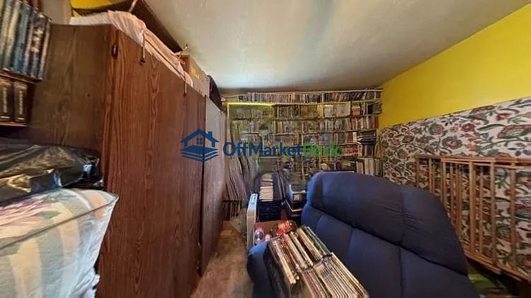 Off-market house in Sturgis, Kentucky — 2 beds, 1 bath, $32,600 — photo 4 of 8
