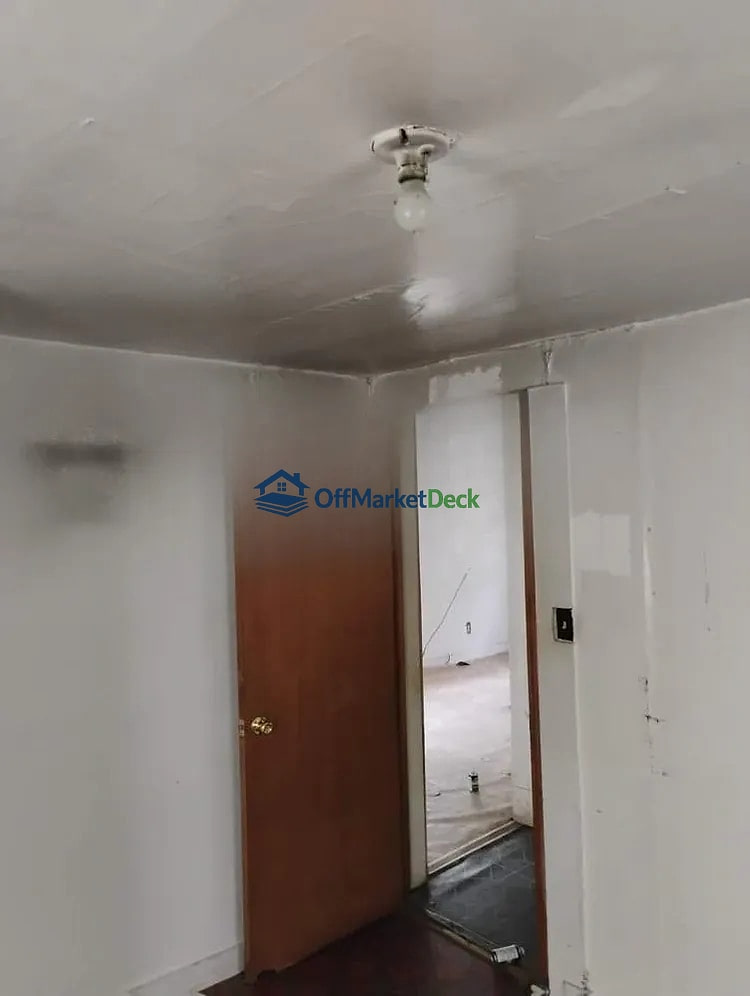 Off-market house in South Boston, Virginia — 2 beds, 1 bath, $37,000 — photo 7 of 8