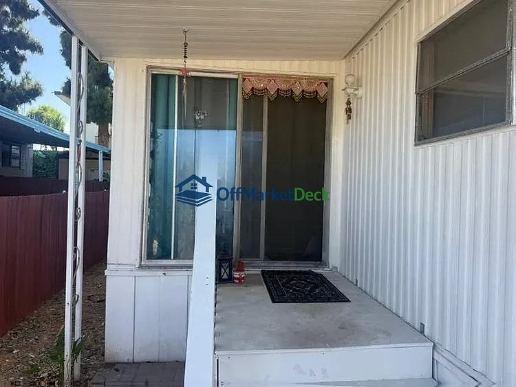 Off-market house in San Dimas, California — 2 beds, 1.5 baths, $90,000 — photo 2 of 8