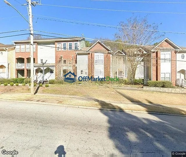 Off-market house in Atlanta, Georgia — 3 beds, 3 baths, $189,000 — photo 2 of 3
