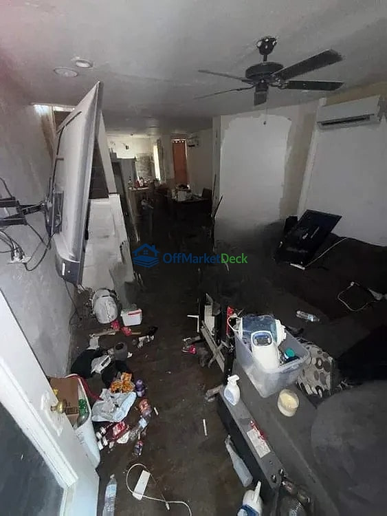 Off-market house in Philadelphia, Pennsylvania — 3 beds, 2 baths, $115,000 — photo 4 of 8